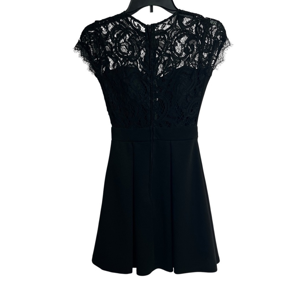 B Darlin Women’s Dress Sz 0 Black Fit/Flare Lace On Top Sleeveless 20” Back Zip - Picture 3 of 10
